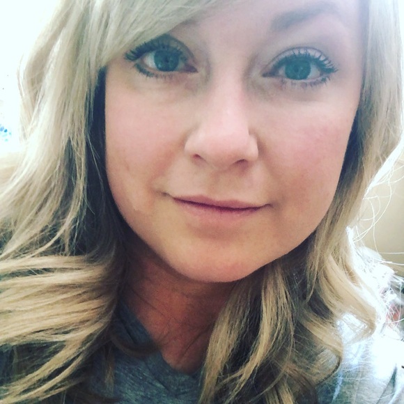 Meet your Posher, Amanda - Picture 1 of 1